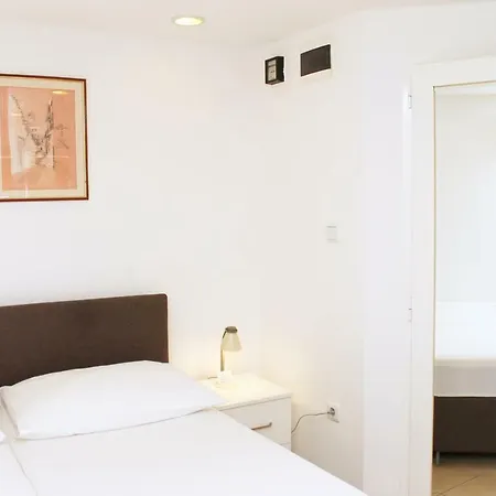 Mito And Guest house